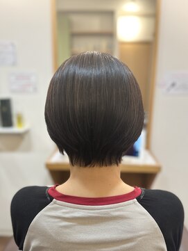 フリージア(freesia) ショート/簡単スタイリングヘア/ツヤ髪スタイル/30代40代50代