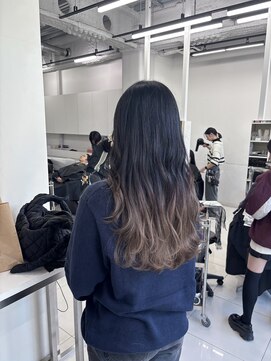 アライブ ハラジュク(ALIVE harajuku) 【ALIVE 夕貴】ベージュグラデーションカラー