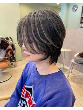 オビリオ(OBERIO) 短すぎない大人のショートスタイル