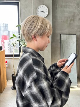 テトヘアー(teto hair) マッシュショート　メンズライクショート　ブロンド　ブリーチ