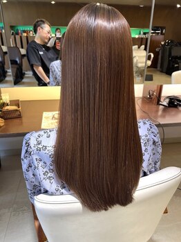 ヴァンカウンシル 札幌本店(VAN COUNCIL)の写真/湿気に負けない艶美髪＊縮毛矯正ストレートで根本から毛先までしなやかにまとまる◎