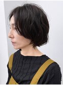 大人カジュアル×抜け感ショートボブ