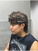 無造作フェザーパーマハイライトフェザーショートウルフ