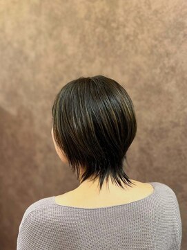 オンザベース(on the BASE) ウルフカット/ハイライト/白髪ぼかし/ナチュラルハイライト