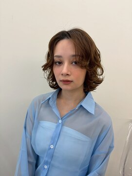 ヒュー 広島(HEW) レイヤーボブカール