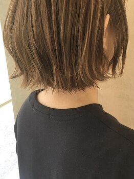 色モチ◎の自然な仕上がり♪白髪の染め方でヘアカラーを楽しみお洒落の幅を広げたい大人女性に☆