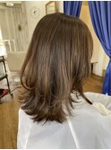 人気の鎖骨レングスレイヤー