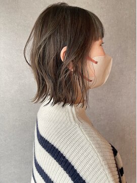 イトシテ カーキグレージュ×ハイライト【本多身和子】