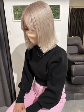 ピヨン 心斎橋(piLLon) ホワイトベージュ