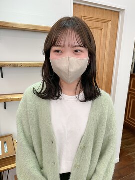 メイクス 表参道(MAKE'S omotesando) ミディアム／ウェーブヘア／オリーブカラー