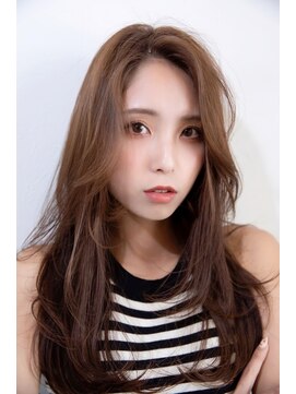 シー 岡崎(,SHE) 斜めバング/グレージュカラー/デザインカラー/東岡崎