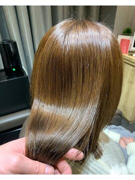 カミケンガレリア(kamiken. galleria) 手触りなめらか美髪カラー上品ストレート【カミケンガレリア】