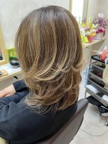 モモ(MOMO)&nbsp;白髪ぼかしハイライト&イルミナカラー&オージュアトリートメント