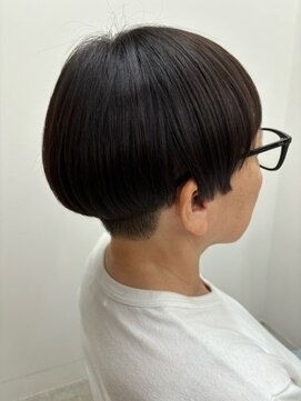 エディ(Hedi) 刈り上げマッシュボブ