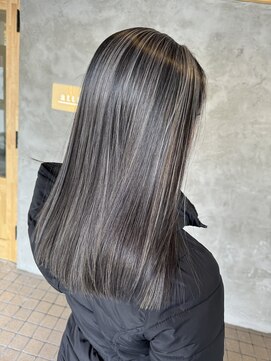 マルフェ 天王寺(marfe) 大人っぽコントラストグレージュハイライト透明感カラー髪質改善