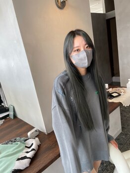 フロクシノーシナイヒリパイリフィケーション(Floccinaucinihilipilification)の写真/ミルク何%がお好みですか？まろやかベージュで柔らかく儚い女性を演出。能ある女は強さを隠す！