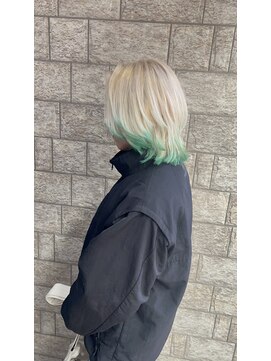 シェアサロンシエナ(share salon SCENA) 抜きっぱなしホワイト×裾カラーぐりーん