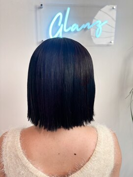 グランツ(GLANZ) 顔周りレイヤーで抜け感UP！前髪ありボブ