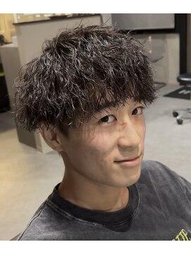 クヴェル(Kvell) 縦落ちツイストスパイラル