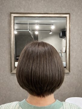 サリエ(S'allier) 大人かわいい丸みショート×透け感ショコラベージュ