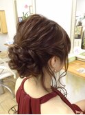 後れ毛残しのルーズアップ　Hair&Make ZEN