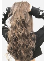 ラビス クローバー(Lovis clover) モカベージュ