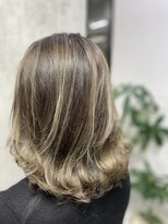 キイヒ(kiihi) ハイライト白髪バレイヤージュ