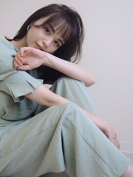 プレイン(plain) 赤みを感じさせないミルクティーベージュ