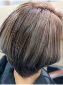 大人のキレイ目ひし形ショートボブ×赤み消しカラー