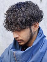 波巻きスパイラルパーマメンズマッシュウルフセンターパート韓国