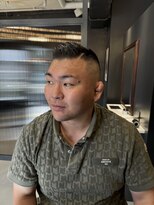 ザマンリバレッジニューヨーク(THE MAN LeverageNewYork)&nbsp;ロナウド風刈り上げフェードラインハイライトカラー：尾上　雄輝