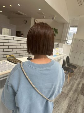 サロンド ベレーザ トータ(salao de beleza tota) 切りっぱなしボブ / ベージュ系カラー