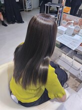 【髪の呼吸に合わせた髪質改善カラー！】改善成分を配合したヘアカラーは艶と色持ちが段違い！