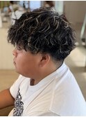 メンズパーマ波巻きツイストスパイラル刈り上げセンターパート