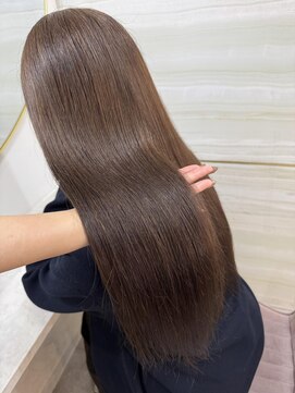 エルバイラビス 大宮(elu by lovis) 《鈴木茉奈》マロンベージュ/ブリーチなし/艶髪