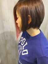 マニス(manis) 個性的ボブスタイル前髪なしスタイルチェリーレッド×ブラウン