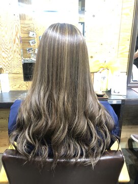 ユートピア(U topia) 艶髪ハイライトカラー