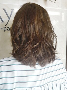 アヤラ オーガニックアンドスパ 東船橋店(AYALA) 白髪も可愛く見せるハイライト×シルバーグレージュ