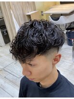 グルーマーズトウキョウ(GROOMER/S TOKYO)&nbsp;スペインカール　ハードパーマ　ツイストスパイラル