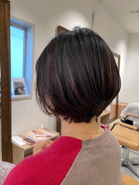 バッタ(Batta) ショートボブ×ハイライトカラー