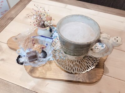 カラーやパーマの間に楽しめるカフェのようなドリンクサービス♪