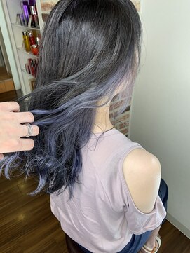 ジウ 上通り(JIU) 20代30代大人可愛いゆるふわセミディインナーブルー