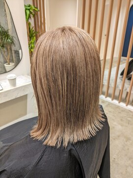 ナンバースリー 溝の口店(Number Three) ハイトーンベージュ