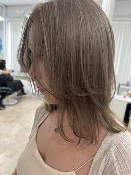 シー ヘアデザイン(see hair design) レイヤーカット　　milk tea ベージュ