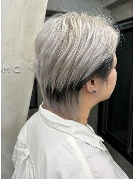 ナンバーウルス 名駅店(N° ulus) 【number ulus】ホワイト×ブラック×ホワイト