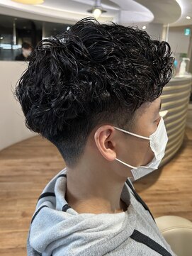 サロンドジョー(salon de joe) メンズカットツイストスパイラルパーマニュアンスパーマショート