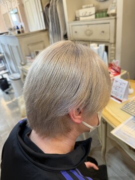 ハグエヴェック(HUG AVEC) ホワイトシルバー