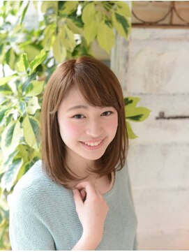 イズルヘアー ゆる巻き　ミディアム