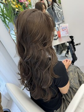 アマトウキョウスマートサロン(AMA TOKYO×Smart Salon) ヘーゼルベージュ　ブリーチなし　レイヤーカット　海外風