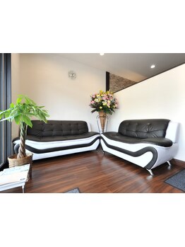 【平日22：00まで営業★】お仕事帰りにも◎一人ひとりの骨格や髪質に合わせたビジネススタイルをご提案！